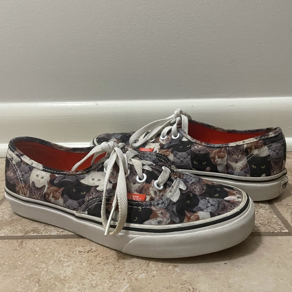 Limited Edition ASPCA Vans - Picture 4 of 6